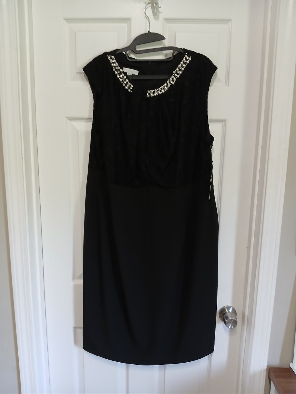 London Times Woman Elegant Black Beaded Neckline Sheath Dress Size 18W NWT